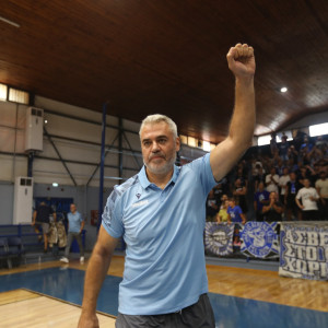 Ο κόσμος του Ηρακλή αποθέωσε την ομάδα του Σιγάλα σε ανοικτή προπόνηση στο «Ιβανώφειο»