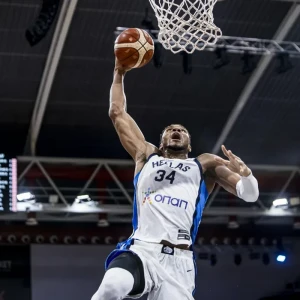 Ο «Greek Freak» είναι εδώ: Τι έκανε ο Γιάννης Αντετοκούνμπο στην πρεμιέρα της εθνικής στο Eurobasket