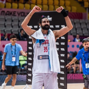 Ο Μπιτάτζε απαντάει στο Athletiko πόσο κίνητρο του έδωσε η viral φωτογραφία με τον Ζάιον Ουίλιαμσον