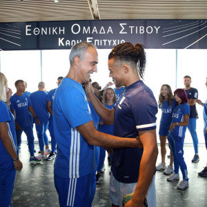 Καραλής στο Athletiko: «Πηδάω με old school κοντάρια, το ίδιο brand με Μπούμπκα και Ντουπλάντις»