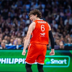 Ankle breaker και απίστευτο τρίποντο από τον Τζέντι Οσμάν (video)
