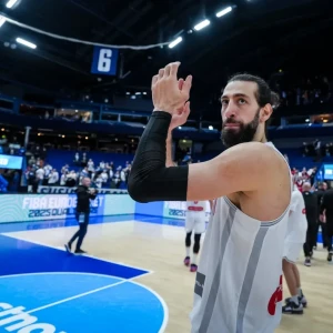 Εκτός για τα πρώτα δυο παιχνίδια του Eurobasket ο Σενγκέλια - Κάνει αγώνα δρόμου για Ελλάδα