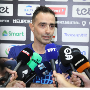 Χαραλαμπίδης: «Τα παιδιά είναι ταγμένα σε αυτό το πράγμα, προσήλωση στον μοναδικό στόχο που έχουμε»