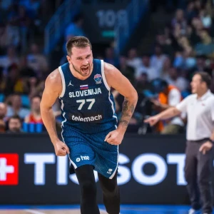 Ο Ντόντσιτς είχε 22 πόντους, αλλά και τρία φάουλ στο πρώτο ημίχρονο με τη Γερμανία