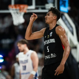 Ο Τρίσταν Ντα Σίλβα στο Athletiko: «Ο Ντόντσιτς παίζει με μεγαλύτερη περηφάνια στην Σλοβενία»