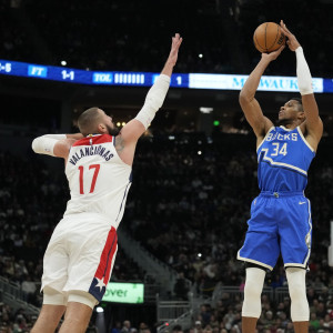 «Greek Freak» vs Βαλαντσιούνας: 12 χρόνια συγκρούσεων του Αντετοκούνμπο με τον Λιθουανό στο NBA