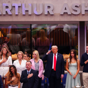 O τελικός του US Open καθυστέρησε να ξεκινήσει μισή ώρα εξαιτίας του Ντόναλντ Τραμπ (video)