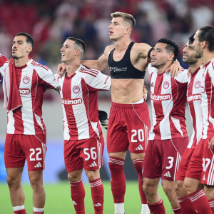 Με ένα ειδικό «έκπληξη» και ένα σημείο λογικής στο ντεμπούτο του Ολυμπιακού στο Champions League