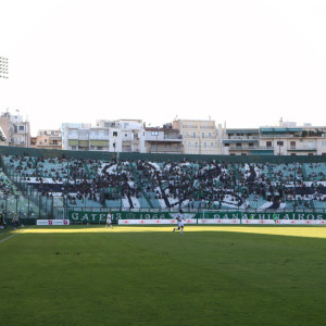 Συνθήματα κατά Αλαφούζου, Παπαδημητρίου και παικτών στο πρώτο ημίχρονο στην Λεωφόρο