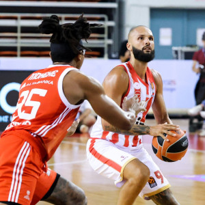 Αυλαία στα φιλικά με νίκη στο "ερυθρόλευκο" ντέρμπι