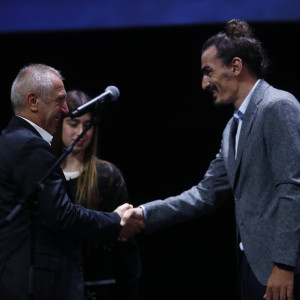 ΠΣΑΠΠ: Η βράβευση του Χριστοδουλόπουλου από τον Νίκο Νιόπλια (video)
