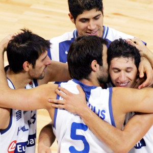 «To μεγαλύτερο σουτ στην ιστορία του Eurobasket»: Η FIBA θυμήθηκε το τρίποντο του Διαμαντίδη (video)