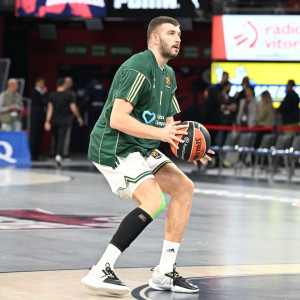 Ο Ρογκαβόπουλος επέστρεψε στην «Buesa Arena» και του ζήτησαν φωτογραφία - Το βίντεο του Athletiko