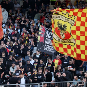Σε... ασυνήθιστη θύρα στο ΟΑΚΑ οι περίπου 2.000 φίλοι της Γκόου Αχέντ Ιγκλς (video)