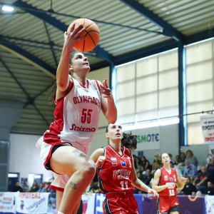 Η Ντάνιελ Ράμπερ του Ολυμπιακού MVP της πρεμιέρας της Α1 γυναικών