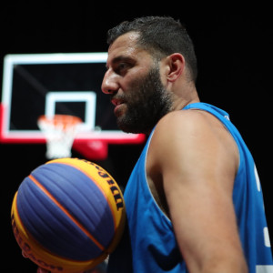 Ο Γιάννης Μπουρούσης επέστρεψε στα παρκέ στα 41 του με 20άρα