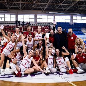 Η απονομή του Ολυμπιακού και το βραβείο MVP της Χριστινάκη στον τελικό του Super Cup Γυναικών