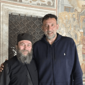 Για 10 μέρες στο Άγιο Όρος βρέθηκε ο Βλάντε Ντίβατς