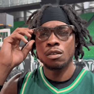 Φόρεσε τα Meta Glasses και... διέκοψε την συνέντευξη του Σορτς ο Χολμς (video)