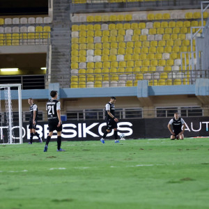 Αποδοκιμασίες και γιούχα σε Ράσταβατς και παίκτες του ΟΦΗ