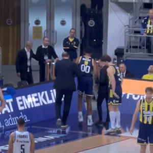 Νέος... πονοκέφαλος στην Φενέρμπαχτσε, χτύπησε ο Μπέικοτ (video)