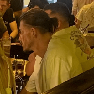 Αδιόρθωτος ο Γκρίλις: Βρέθηκε σε... έξαλλη κατάσταση σε παμπ στο Ντουμπάι
