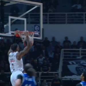 Ο Μέλβιν κάρφωσε σε πάσα alley-oop και ξεσήκωσε το «PAOK Sports Arena» (video)
