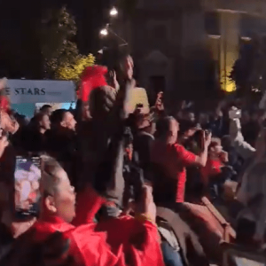 Ξέφρενοι πανηγυρισμοί στα Τίρανα για το γκολ της Αλβανίας στη Σερβία (video)