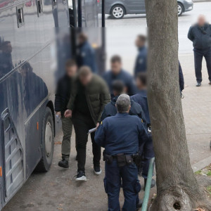 Επεισόδια έξω από το Δικαστικό Μέγαρο Θεσσαλονίκης πριν ξεκινήσει η δίκη Άλκη Καμπανού (video)