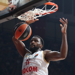 Οι απίστετοι Ντιαλό και Τζέιμς συνδυάστηκαν για 50 πόντους στο ΣΕΦ απέναντι στον Ολυμπιακό