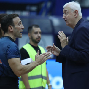 «Ολονυχτία» στην ΑΕΚ με τις αποφάσεις των διαιτητών, έξαλλος ο Σάκοτα