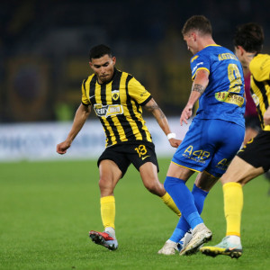 Ο Πινέδα με πλασέ λύτρωσε την ΑΕΚ για το 1-0 (video)