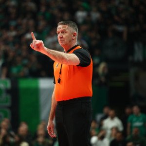 Oι διαιτητές στα παιχνίδια Παναθηναϊκού και Ολυμπιακού για τον 8η αγωνιστική της EuroLeague Oι διαιτητές στα παιχνίδια Παναθηναϊκού και Ολυμπιακού για τον 8η αγωνιστική της EuroLeague