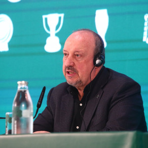 Ποιος είναι ο... Ιησούς που έφερε μαζί του ο Μπενίτεθ: «Τον έφερα να βοηθήσει»! Ποιος είναι ο... Ιησούς που έφερε μαζί του ο Μπενίτεθ: «Τον έφερα να βοηθήσει»!