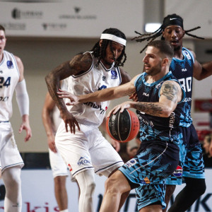Απίθανο buzzer-beater του Τζέφερσον και νίκη για την Καρδίτσα επί του Κολοσσού σε... νεκρό χρόνο Απίθανο buzzer-beater του Τζέφερσον και νίκη για την Καρδίτσα επί του Κολοσσού σε... νεκρό χρόνο