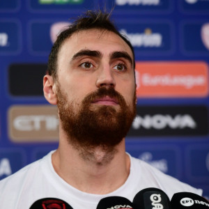 Μιλουτίνοφ για Μονακό: «Πρέπει να δουλέψουμε σκληρά για να πάρουμε τη νίκη» Μιλουτίνοφ για Μονακό: «Πρέπει να δουλέψουμε σκληρά για να πάρουμε τη νίκη»