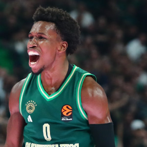 Ανεβάζει ρυθμούς ο Σορτς: «Καθάρισε» την άμυνα της Μακάμπι μέσα σε 15' Ανεβάζει ρυθμούς ο Σορτς: «Καθάρισε» την άμυνα της Μακάμπι μέσα σε 15'