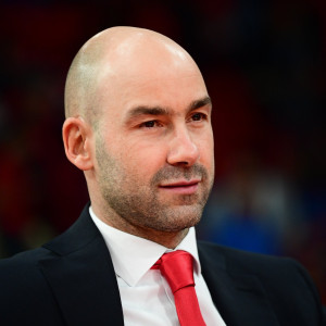 Αποθέωση για τον Βασίλη Σπανούλη στο ΣΕΦ από τον κόσμο του Ολυμπιακού (video) Αποθέωση για τον Βασίλη Σπανούλη στο ΣΕΦ από τον κόσμο του Ολυμπιακού (video)