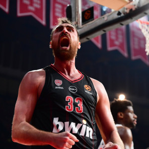 Ο Ολυμπιακός πήρε το «θρίλερ» στο ΣΕΦ και έριξε την Χάποελ από την κορυφή Ο Ολυμπιακός πήρε το «θρίλερ» στο ΣΕΦ και έριξε την Χάποελ από την κορυφή