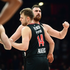 «Άσχημη» νίκη με άγρια, ερυθρόλευκη ομορφιά «Άσχημη» νίκη με άγρια, ερυθρόλευκη ομορφιά