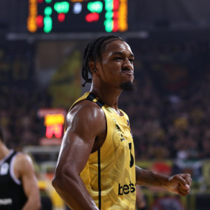 Το ντέρμπι Άρης-ΠΑΟΚ μέσα από τα... μάτια του Μπράις Τζόουνς: «Δεν κάνουμε αυτά που πρέπει για να κερδίσουμε» (video)