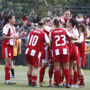 Η γυναικεία ομάδα του Ολυμπιακού κέρδισε με 10-0 την Διεθνή Ακαδημία 3Β ΑΣ