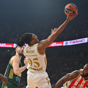 Μόνεκε: «Όταν είμαστε όλοι υγιείς, θα είμαστε τρομακτικοί»