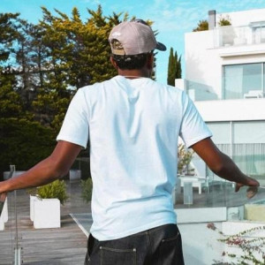 Ο Γιαμάλ «επιδεικνύει» τη νέα του υπερπολυτελή έπαυλη που του κόστισε πάνω από 10 εκατ. ευρώ