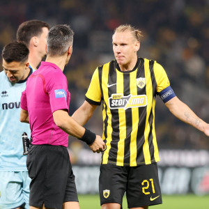 Συμπλήρωσε κάρτες ο Βίντα - Χάνει ένα από τα επόμενα ματς της ΑΕΚ