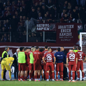 Αποδοκιμασίες στο AEL FC Arena και συζήτηση με τους οργανωμένους - Προβληματισμένος ο Μαλεζάς