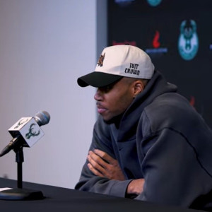 Τι απάντησε ο Γιάννης Αντετοκούνμπο στην ερώτηση για μεταγραφή στους Νικς Τι απάντησε ο Γιάννης Αντετοκούνμπο στην ερώτηση για μεταγραφή στους Νικς