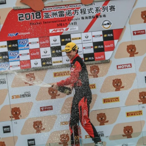 Ετοιμαζόταν για καριέρα στη Formula 1 μέχρι που σκότωσε τον πατέρα του με μαχαίρι