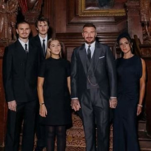 Ο Σερ Ντέιβιντ, η Λαίδη Βικτόρια και η μεγάλη «σκιά» που κρύβουν πίσω από την βιτρίνα της αγαπημένης οικογένειας