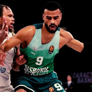 Έσπασε το... ρόδι η Μπασκόναι, «καθάρισε» την Dubai BC Έσπασε το... ρόδι η Μπασκόναι, «καθάρισε» την Dubai BC